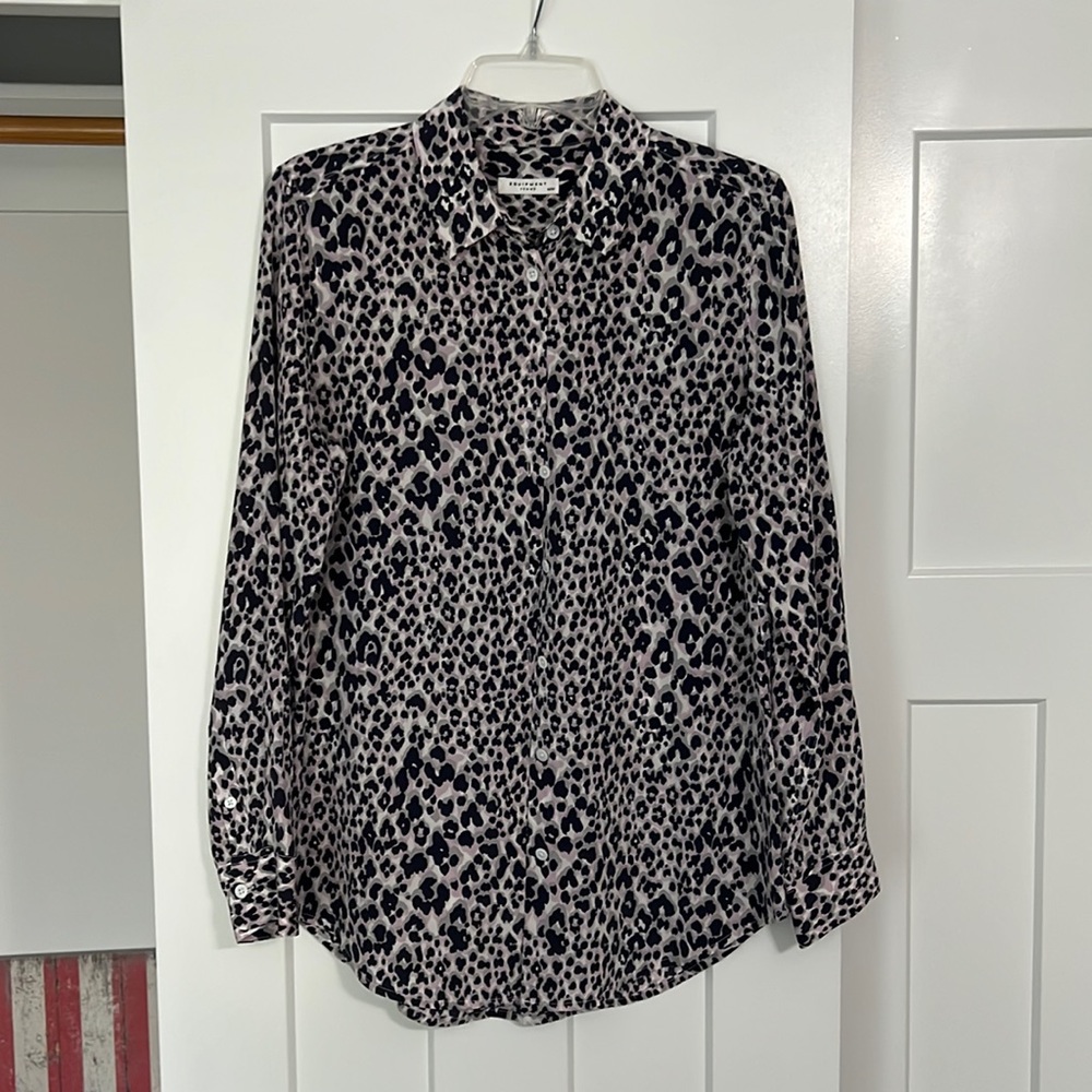 Equipment Femme size medium button down blouse. Purple, navy and white